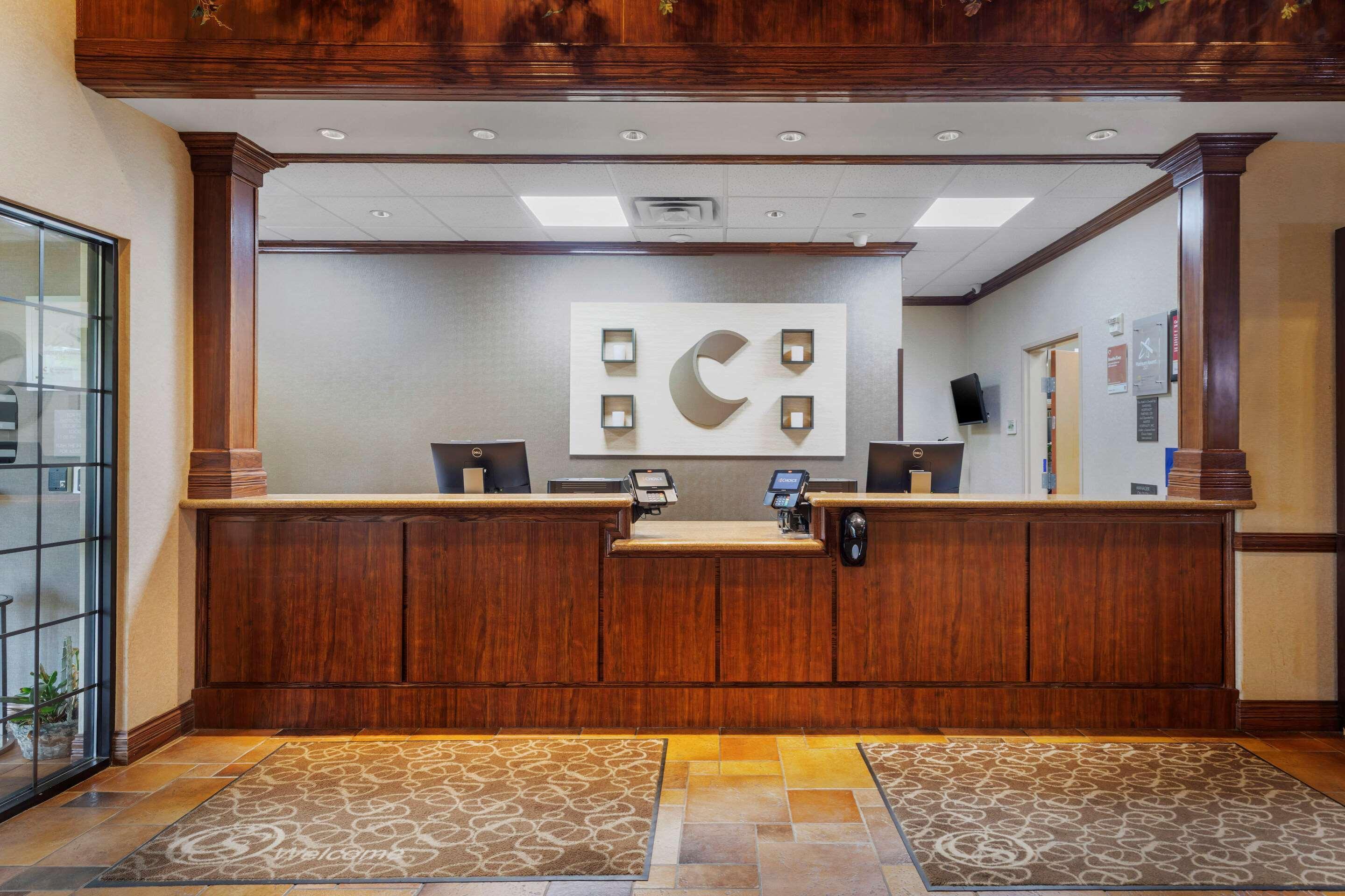 Comfort Suites Маршалл Экстерьер фото